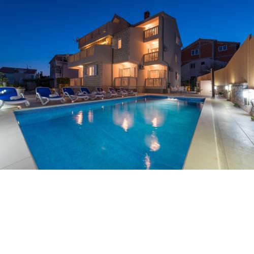 Apartments Pralija