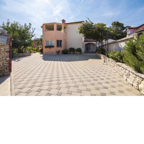 Apartments Rasim 1985