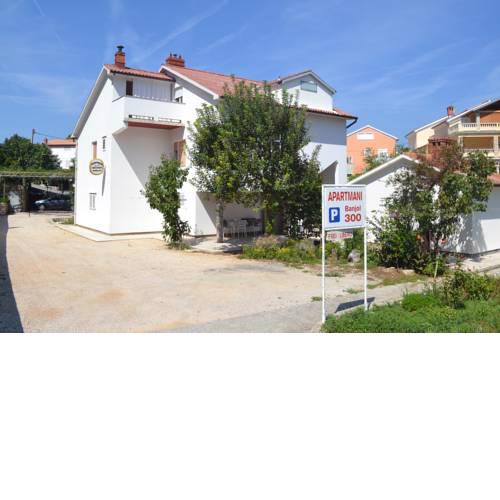 Apartments Ribarić Mare
