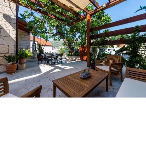 Apartments & Room Frane