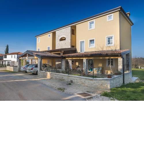 Apartments & Rooms Buoni Amici