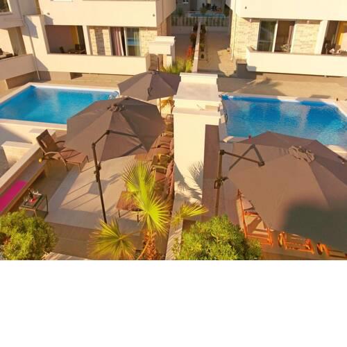 Apartments & Rooms Danivan Pool Villas B