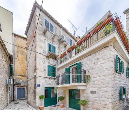 Apartments & Rooms Dujam