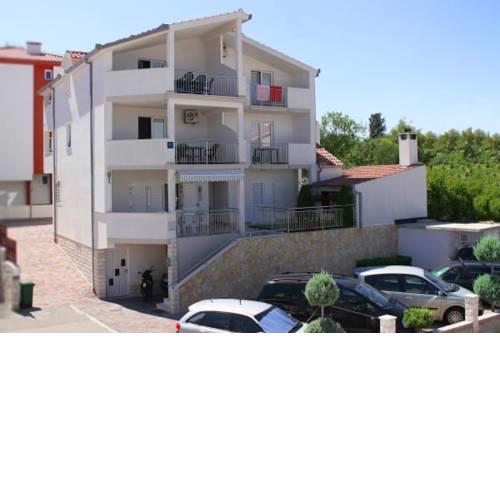 Apartments Roza