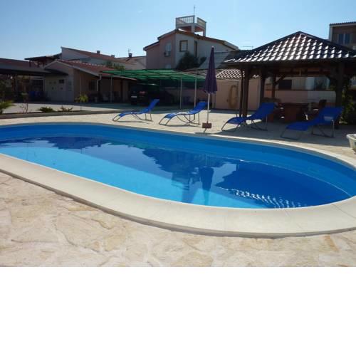 Queen beach Apartments - private pool - Sabunike III