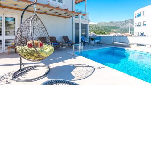 Apartments Sandra Solitudo II