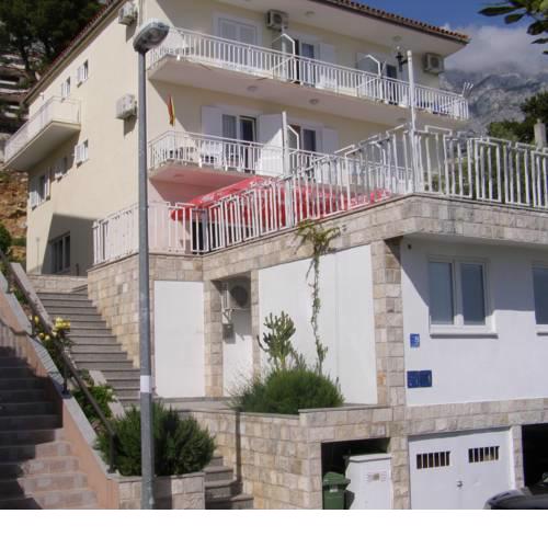 Apartments Šarić