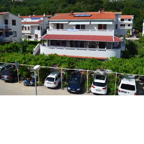 Apartments Sersic Baska I