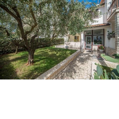 Apartments Silvano 407