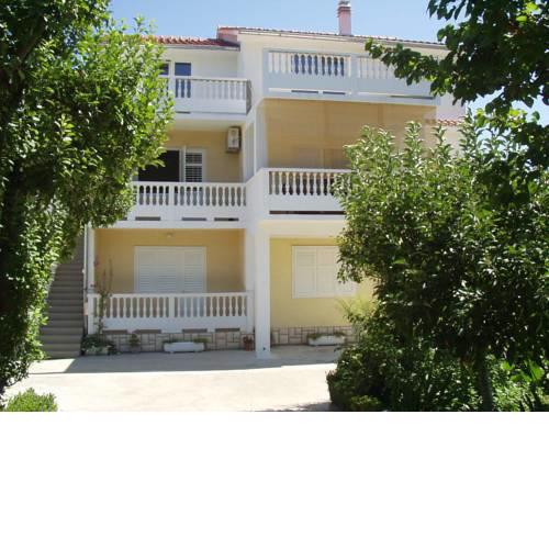 Apartments Tiho