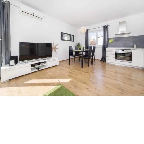 Apartments Tonka Centar
