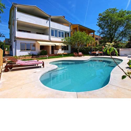 Apartments Valbandon with pool 31