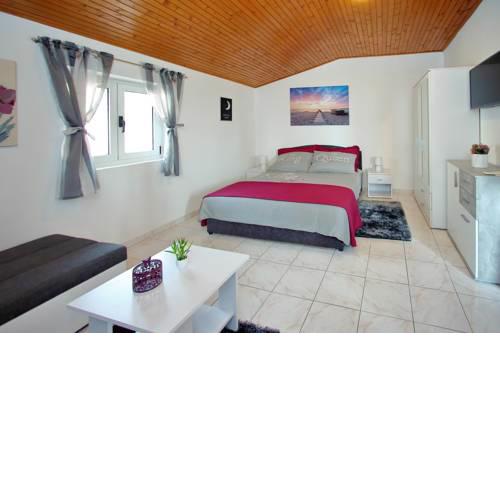 Apartments Verka