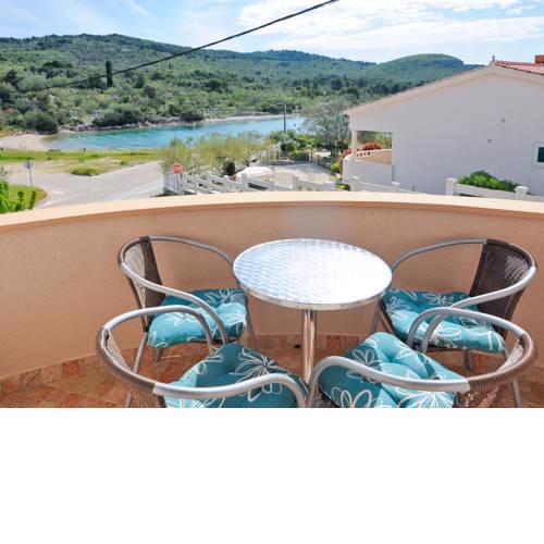 Apartments Vidov by the beach