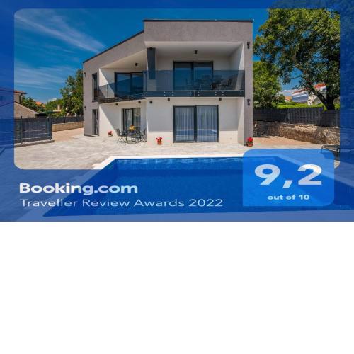 Apartments Villa "Aurea" with pool