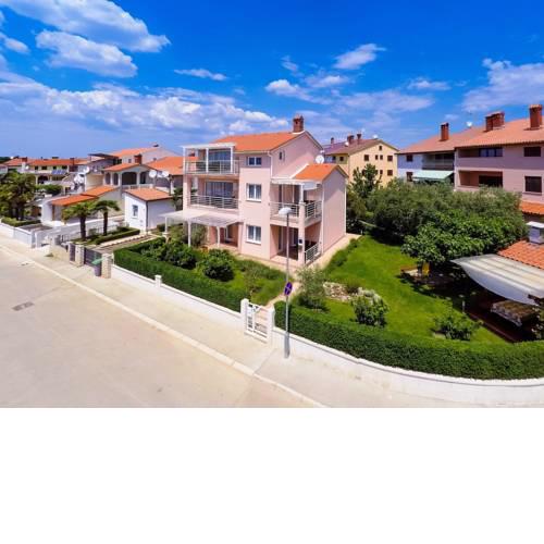 Apartments Villa Brioni II