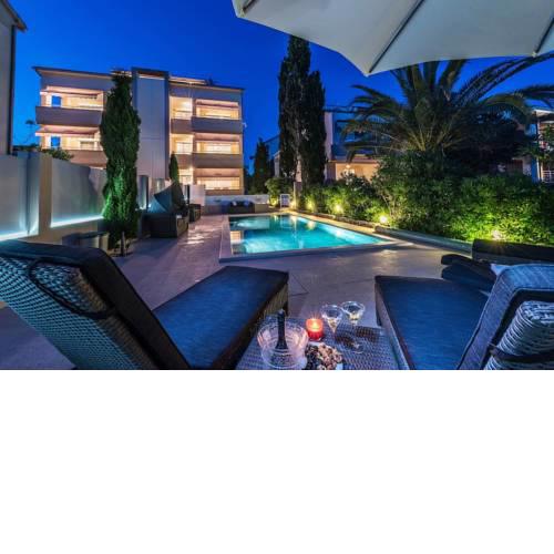 Apartments Villa Maelise