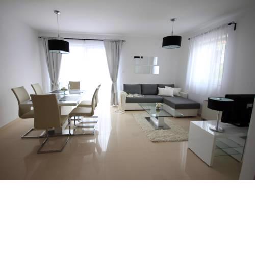 Apartments Villa Mantinela