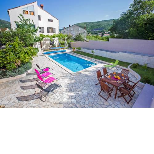 Apartments Villa Roza