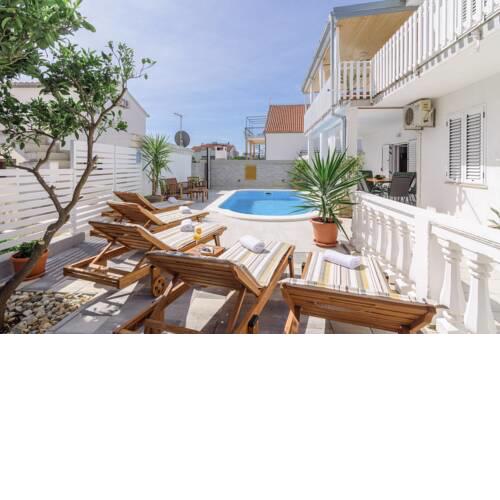 Apartments Villa Sanda - with Pool