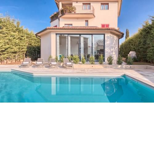 Apartments Villa YoYo