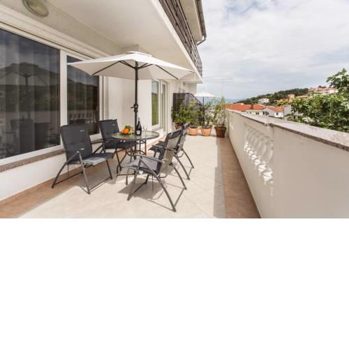 Apartments Vola