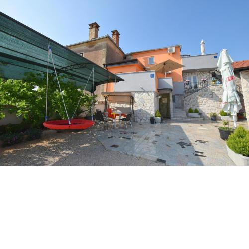 Apartments Vrdoljak