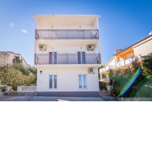 Apartments with a parking space Arbanija, Ciovo - 7543