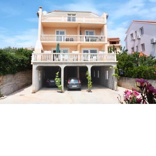 Apartments with a parking space Barbat, Rab - 5002
