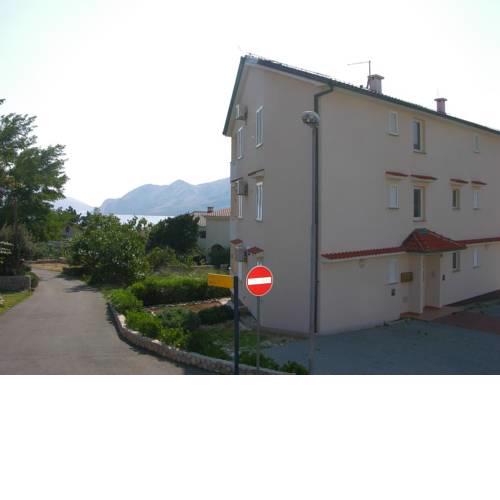 Apartments with a parking space Baska (Krk) - 15570