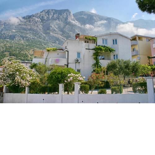 Apartments with a parking space Baska Voda, Makarska - 17331