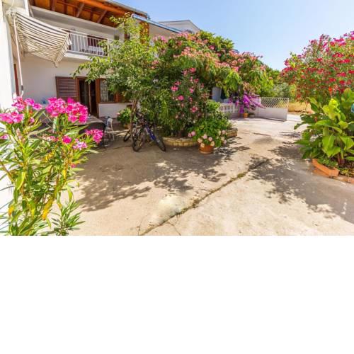 Apartments with a parking space Biograd na Moru, Biograd - 11327