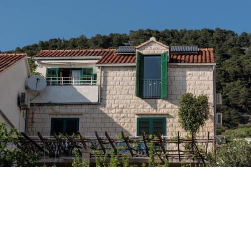 Apartments with a parking space Bol, Brac - 17776