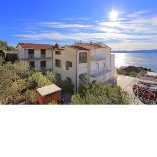 Apartments with a parking space Brela, Makarska - 18495