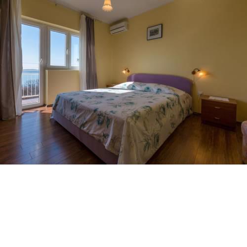 Apartments with a parking space Crikvenica - 13450