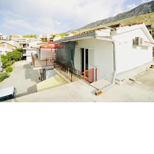 Apartments with a parking space Dugi Rat, Omis - 11483