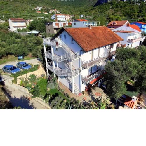 Apartments with a parking space Gradac, Makarska - 6881