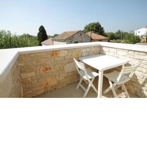 Apartments with a parking space Heraki, Central Istria - Sredisnja Istra - 7167