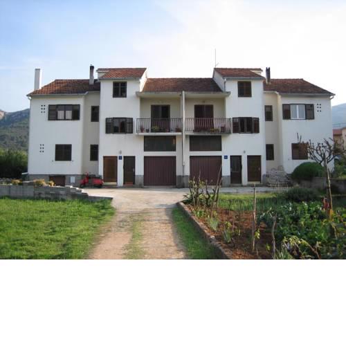 Apartments with a parking space Jelsa, Hvar - 4003