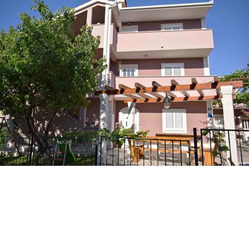 Apartments with a parking space Kastel Stari, Kastela - 12568