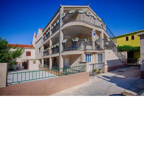 Apartments with a parking space Komiza, Vis - 12325