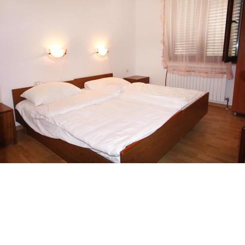 Apartments with a parking space Krk - 420