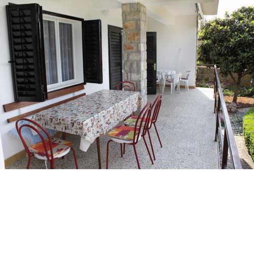 Apartments with a parking space Krk - 5318