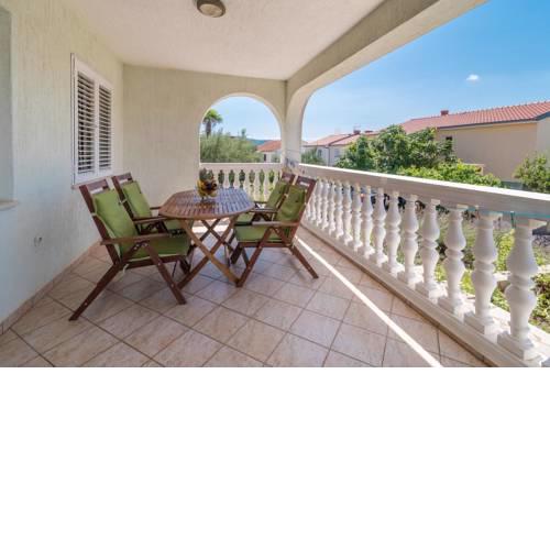 Apartments with a parking space Krk - 5423
