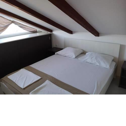 Apartments with a parking space Lopar, Rab - 16680