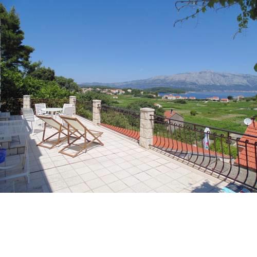 Apartments with a parking space Lumbarda, Korcula - 4370