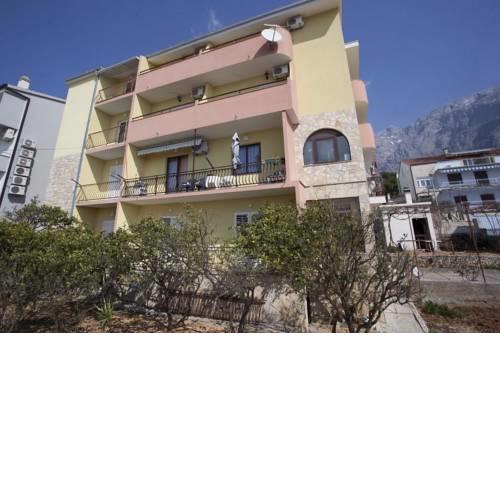 Apartments with a parking space Makarska - 16161