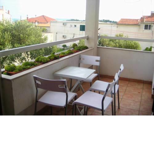 Apartments with a parking space Makarska - 5984