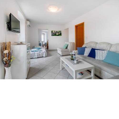 Apartments with a parking space Mali Losinj (Losinj) - 8053