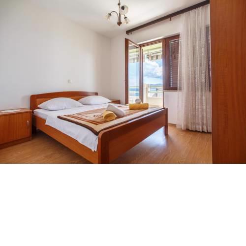 Apartments with a parking space Nemira, Omis - 15727